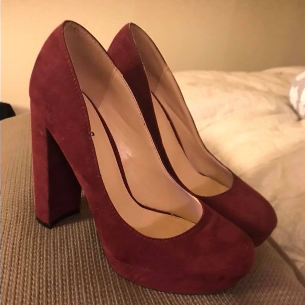 Purple / maroon heels !